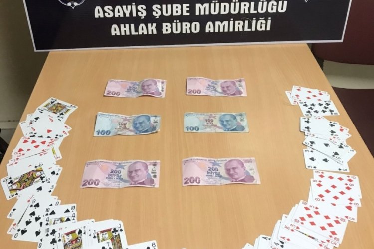 Kocaeli’de kumar oynayan 3 kişiye para cezası verildi