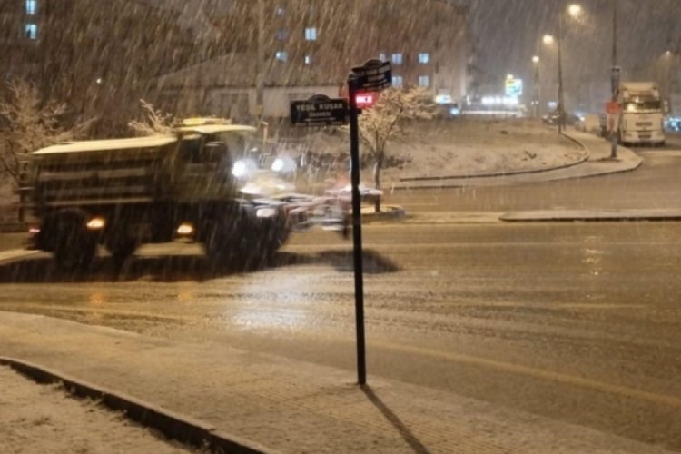 Ankara'da kar yağışı başladı