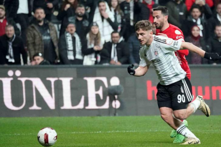 Beşiktaş, Antalyaspor karşısında mağlup oldu!