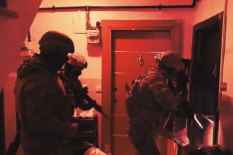 Organize suç örgütü çökertildi: 40 gözaltı