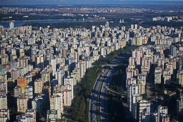 Konut fiyatları kasım ayında reel olarak düşmeyi sürdürdü – Ekonomi Haberleri