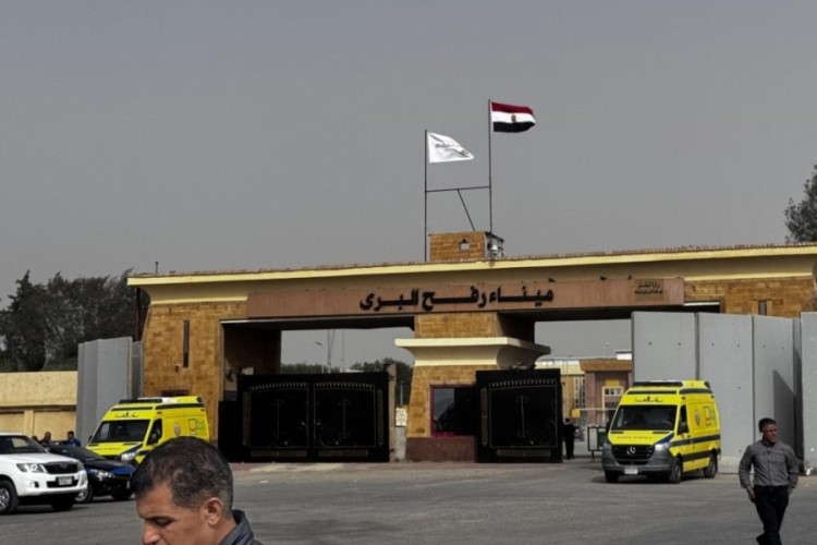 BM: Refah Sınır Kapısı üzerinden şu anda sadece insanların geçişine izin veriliyor