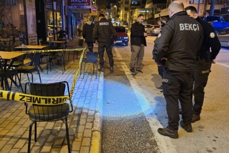 Tartıştığı arkadaşını tabancayla yaraladı