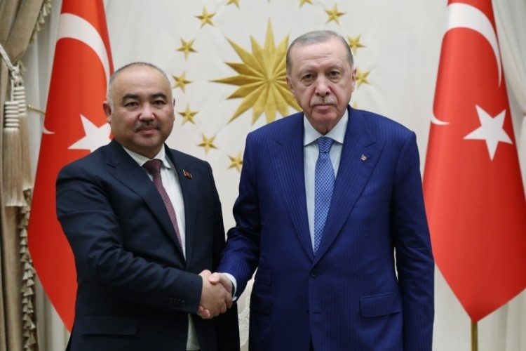 Cumhurbaşkanı Erdoğan, Kırgızistan Parlamento Başkanı Uulu’yu kabul etti