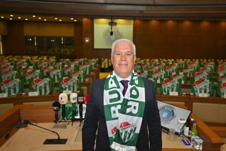 Mustafa Bozbey, Portekiz’den Bursasporlulara seslendi: “Biz şampiyon olacağız”