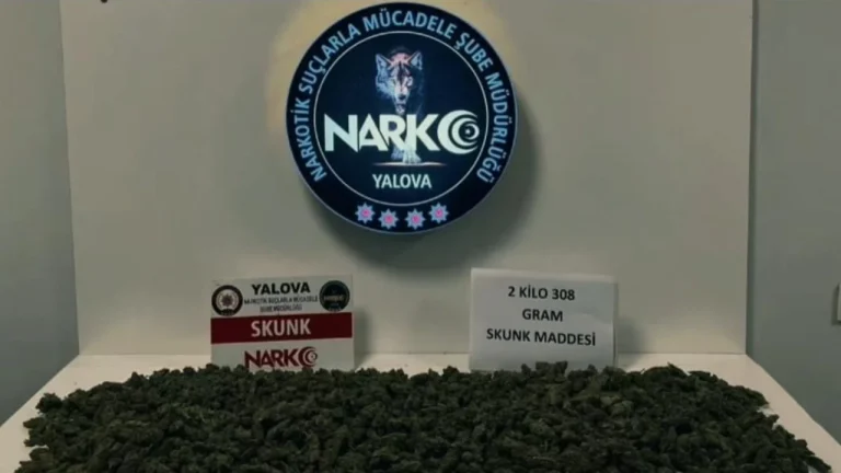 Yalova’da durdurulan araçtan 2 kilo uyuşturucu çıktı! Zehir taciri tutuklanarak cezaevine gönderildi…